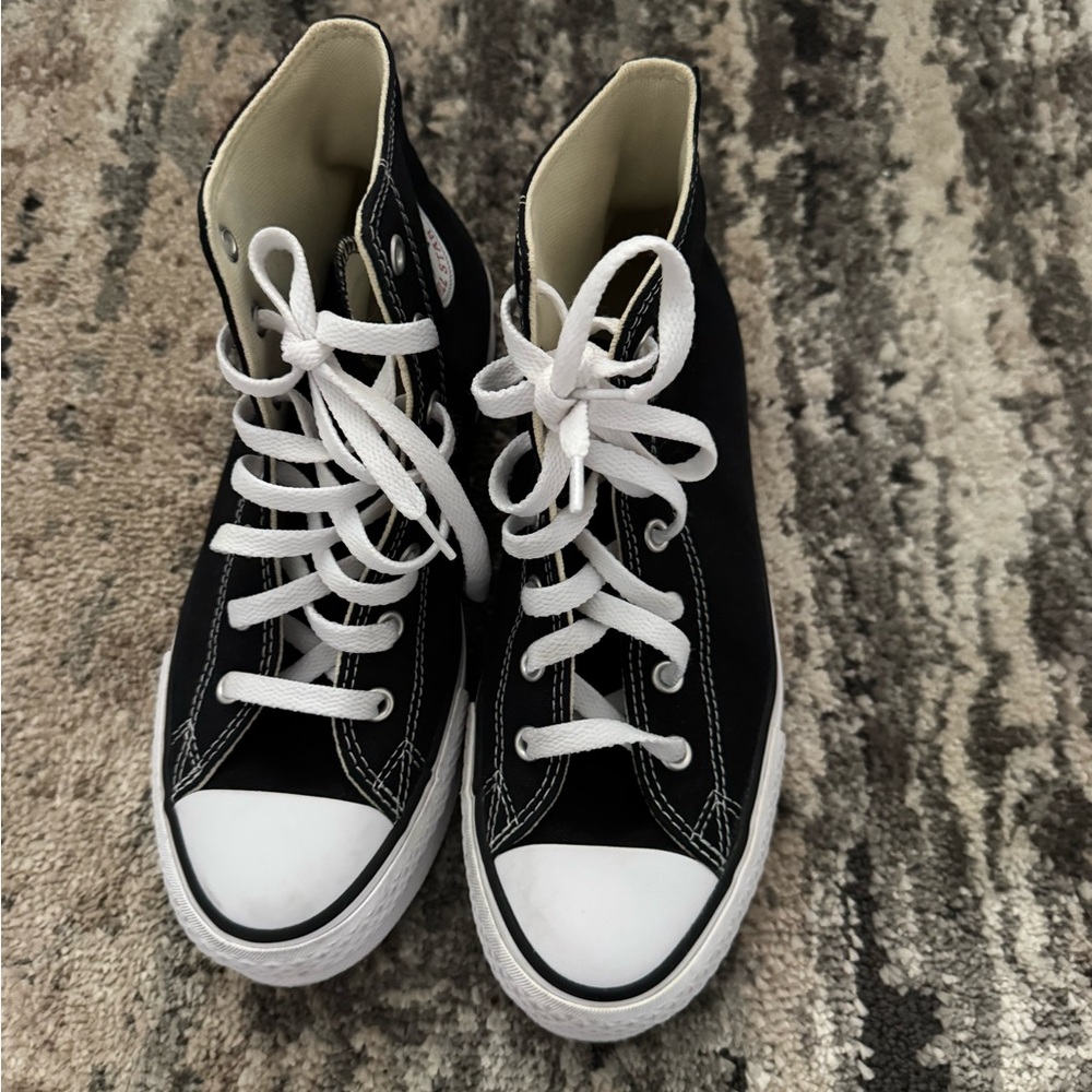 New Converse Chuck Taylor High Top sneaker sz women 6.5 (men sz 4.5)